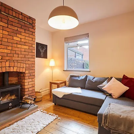 Stylish Coastal 3-bed Retreat In 펜션 솔트번바이더씨