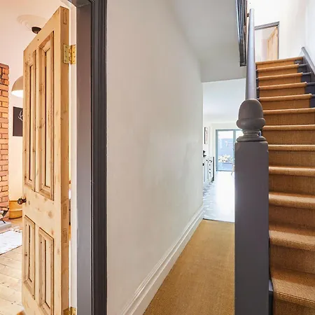 Stylish Coastal 3-bed Retreat In * Saltburn-by-the-Sea