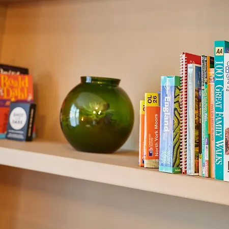 Stylish Coastal 3-bed Retreat In 솔트번바이더씨