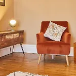 Stylish Coastal 3-bed Retreat In *
