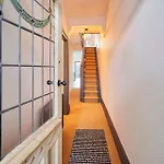 Stylish Coastal 3-bed Retreat In *