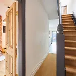 Stylish Coastal 3-bed Retreat In * Saltburn-by-the-Sea